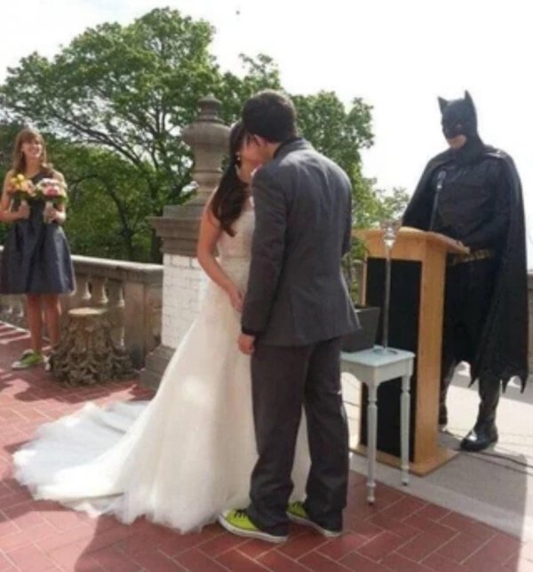 What Is Going On Here? (18 pics)
