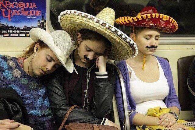 Strange People In The Subway (15 pics)