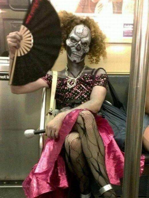 Strange People In The Subway (15 pics)