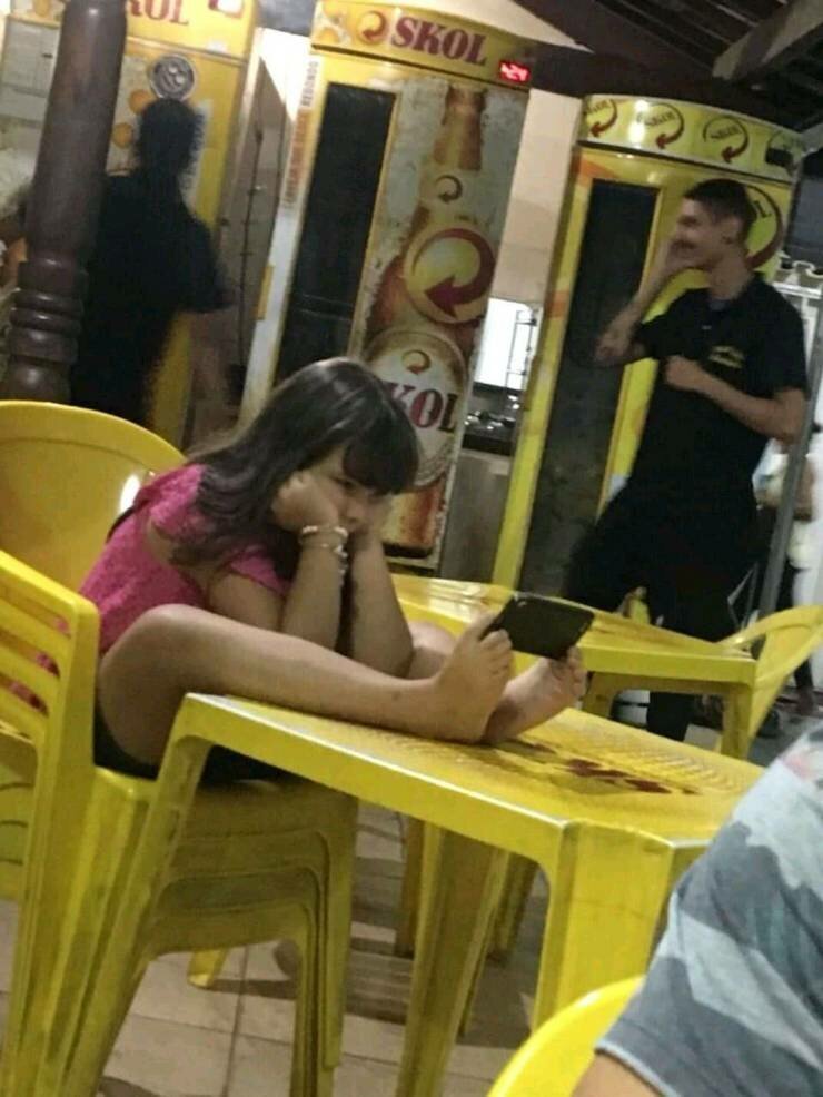 What Is Going On Here? (14 pics)