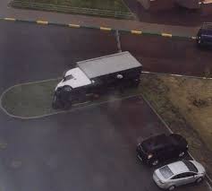 Weird Car Crashes (15 pics)