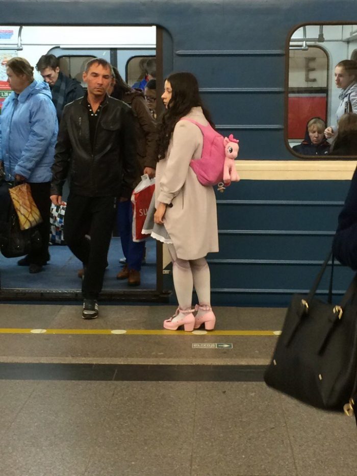 Strange People In The Subway (15 pics)
