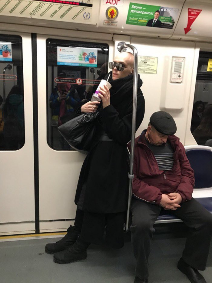 Strange People In The Subway (15 pics)