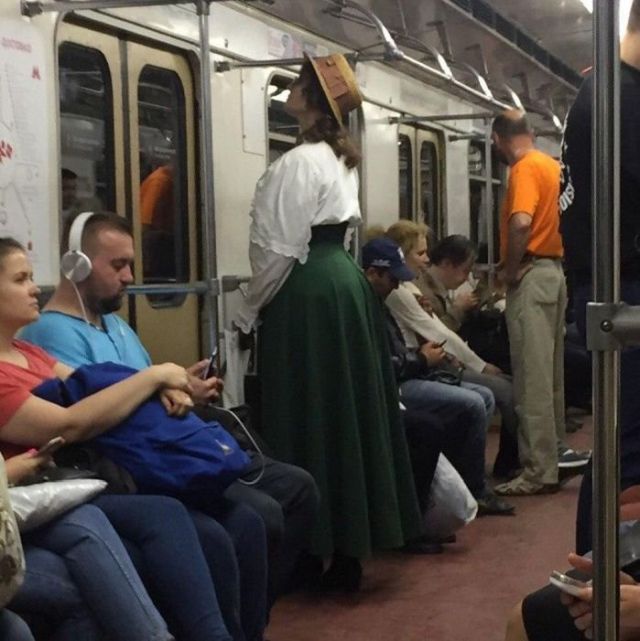 Strange People In The Subway (15 pics)