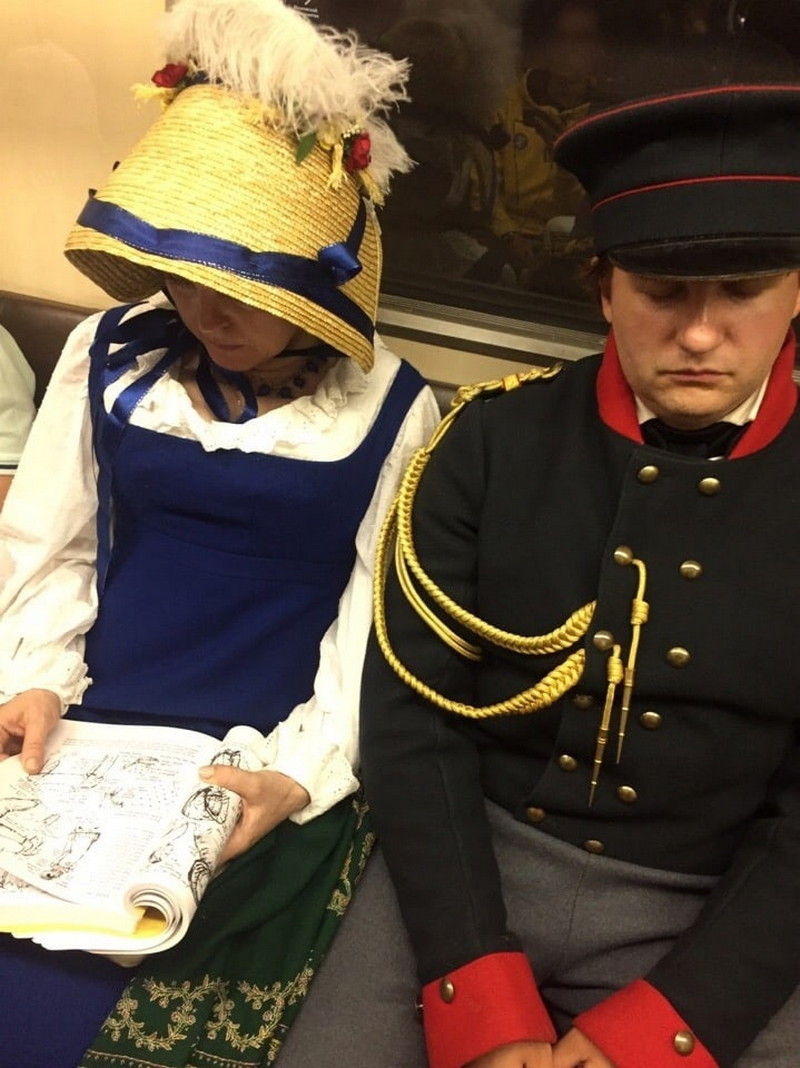 Strange People In The Subway (24 pics)