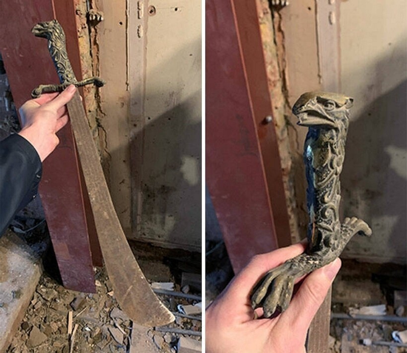 Finds In Old Houses (13 pics)