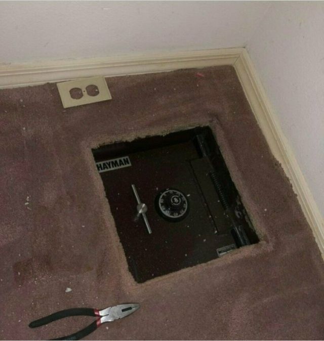 Finds In Old Houses (13 pics)