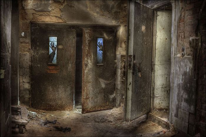 Scary Abandoned Places (22 pics)