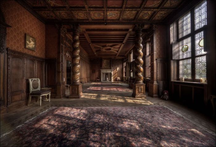 Scary Abandoned Places (22 pics)
