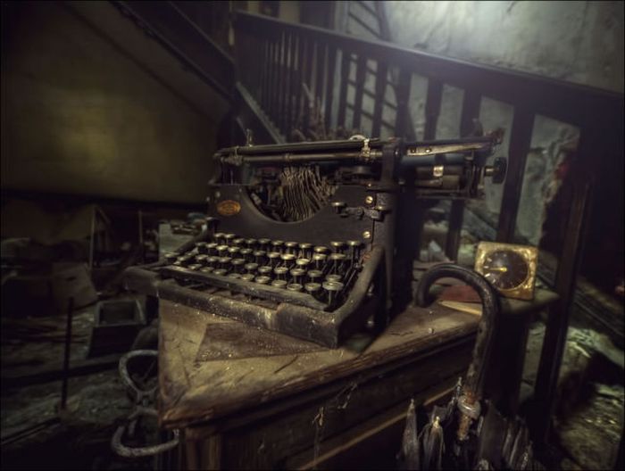 Scary Abandoned Places (22 pics)