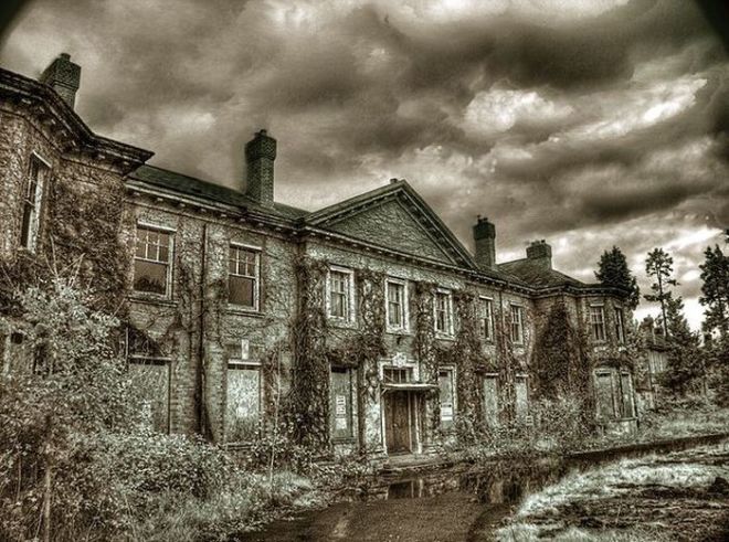 Scary Abandoned Places (22 pics)