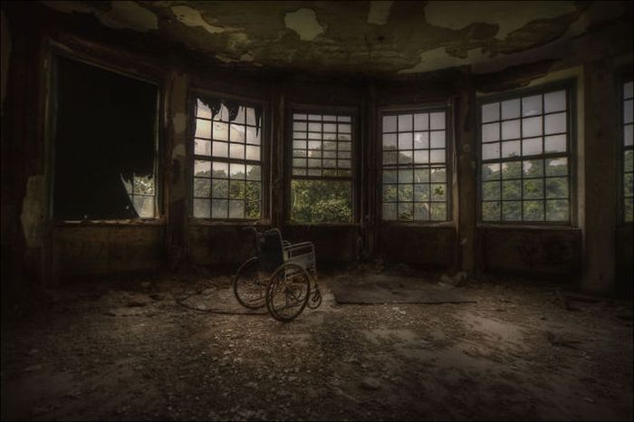 Scary Abandoned Places (22 pics)
