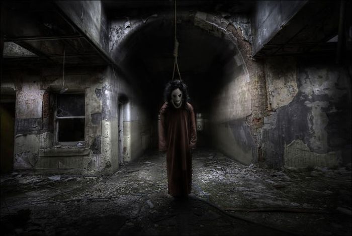 Scary Abandoned Places (22 pics)