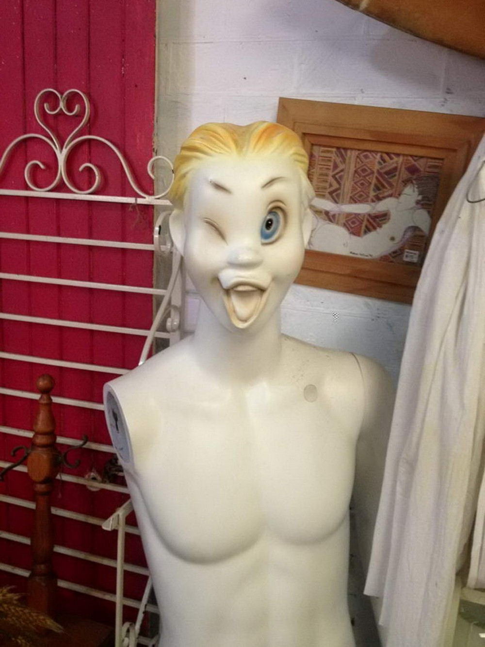 Weird Designs And Finds (25 pics)