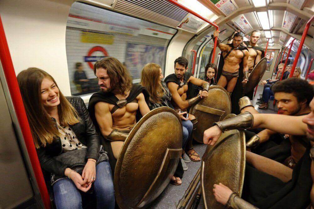 Strange People In The Subway (15 pics)