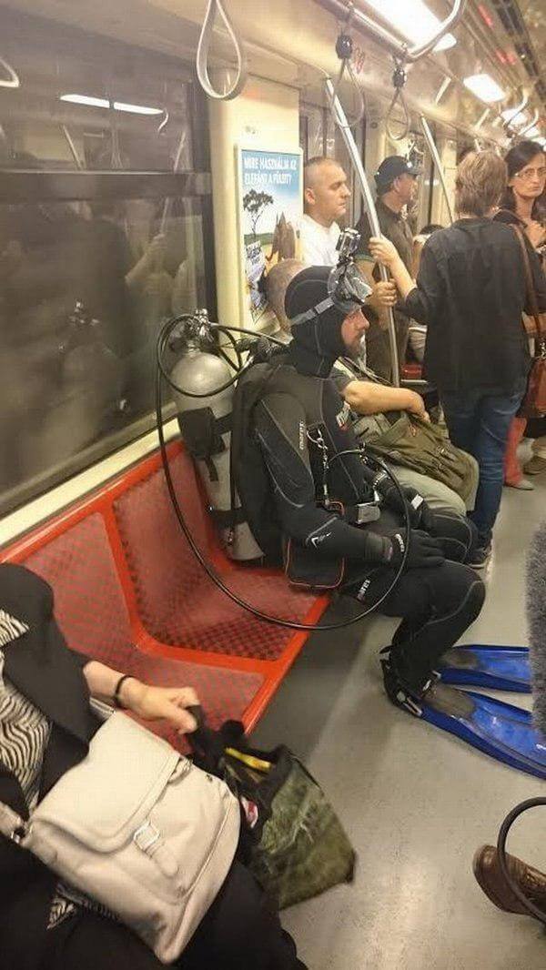 Strange People In The Subway (15 pics)