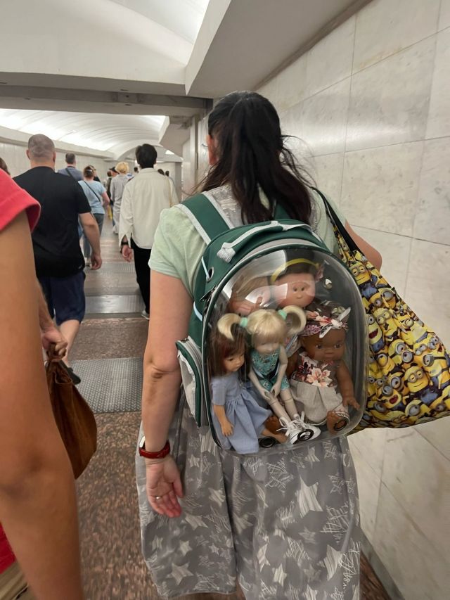 Strange People In The Subway (25 pics)