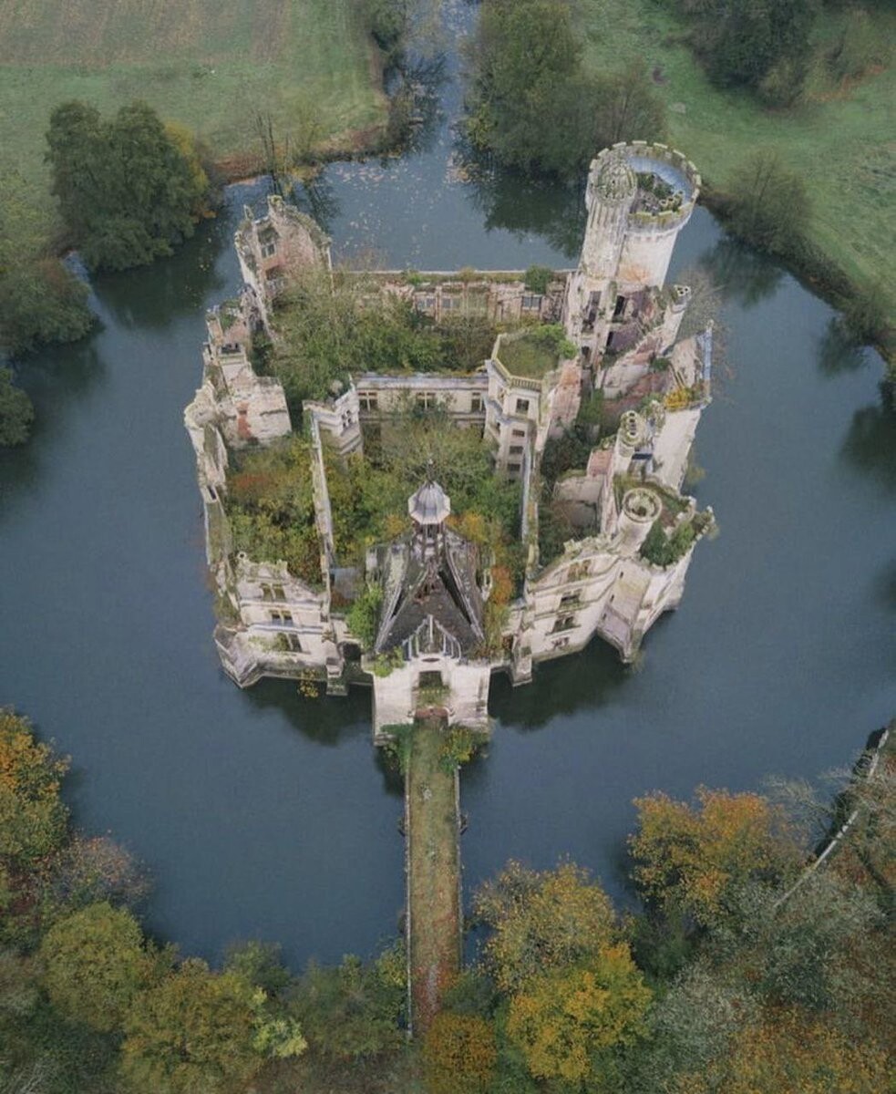 Beautiful Abandoned Places (15 pics)