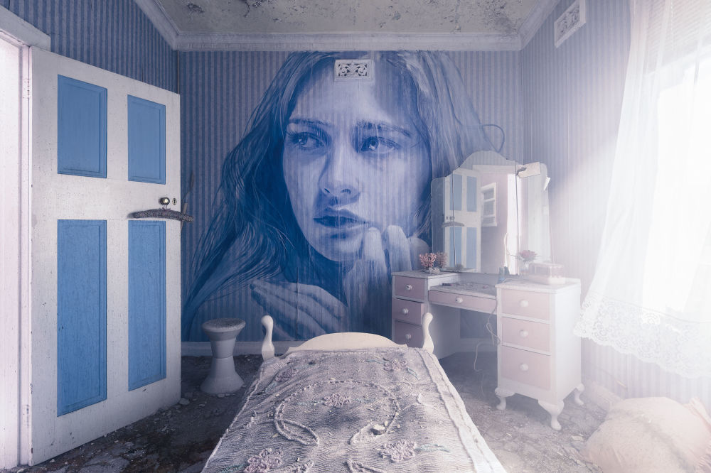 Awesome Female Portraits In Abandoned Houses (19 pics)