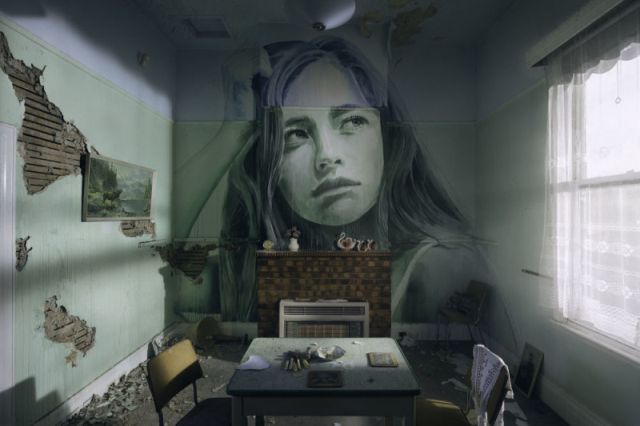 Awesome Female Portraits In Abandoned Houses (19 pics)