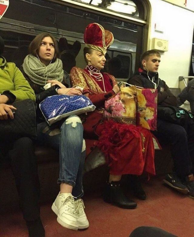 Strange People In The Subway (20 pics)