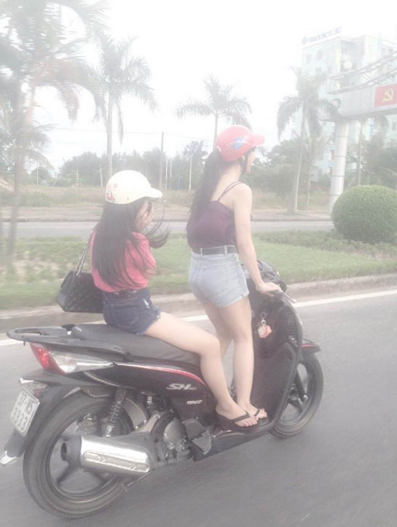 Strange Photos From Asian Countries (23 pics)