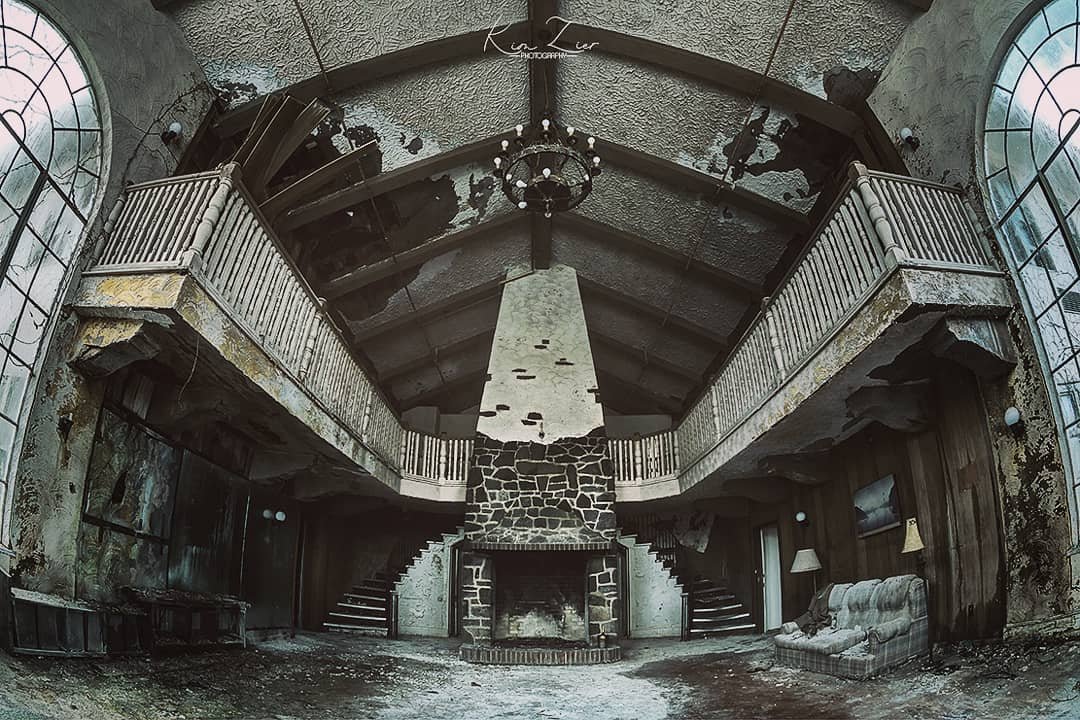 Beautiful Abandoned Places (20 pics)
