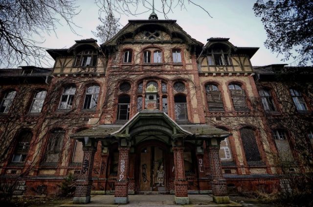 Beautiful Abandoned Places (20 pics)