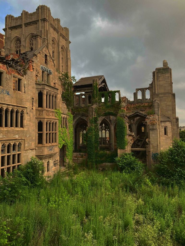 Beautiful Abandoned Places (20 pics)