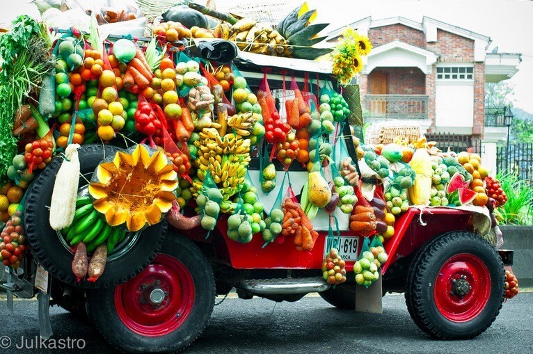 Unusual Parade Of Jeeps (20 pics)