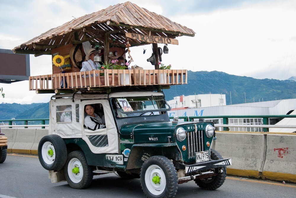 Unusual Parade Of Jeeps (20 pics)