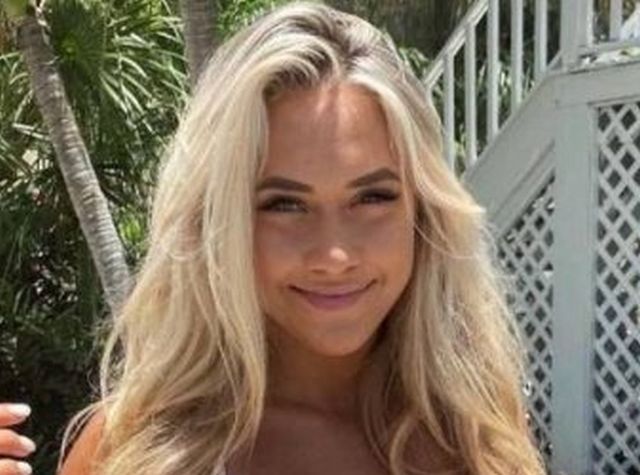 Girls In Sundresses (49 pics)