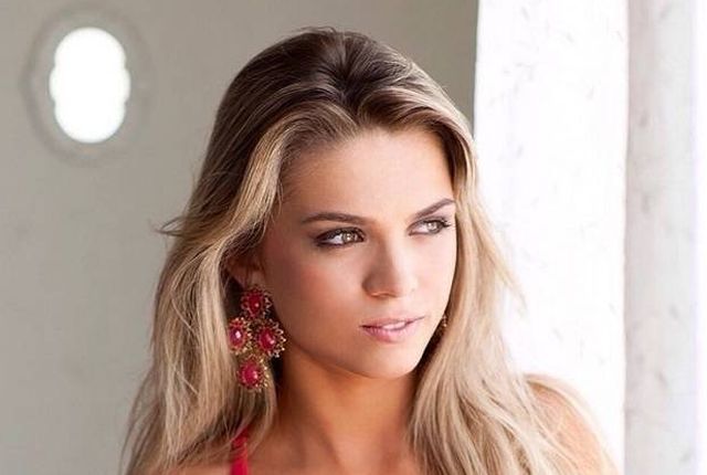 Girls In Lingerie (49 pics)