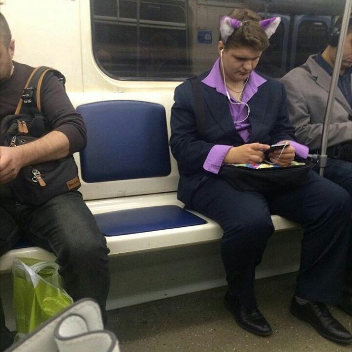 Strange People In The Subway (20 pics)