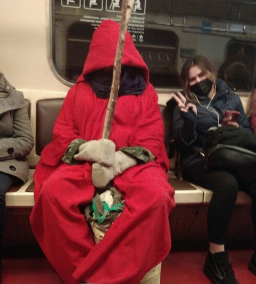 Strange People In The Subway (20 pics)
