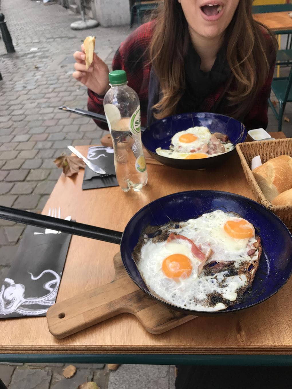 Weird Food Serving (17 pics)