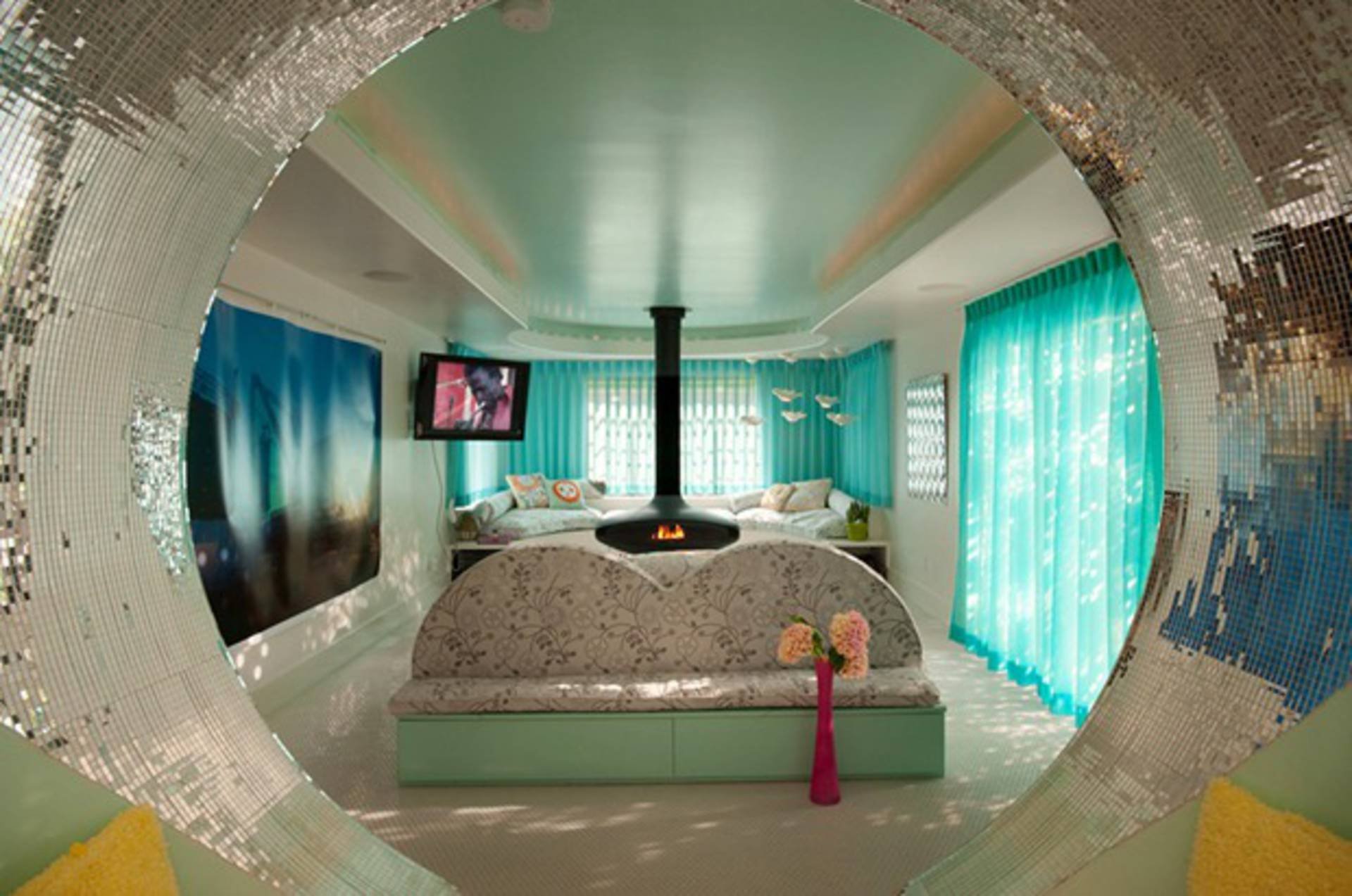 Odd Interiors (17 pics)