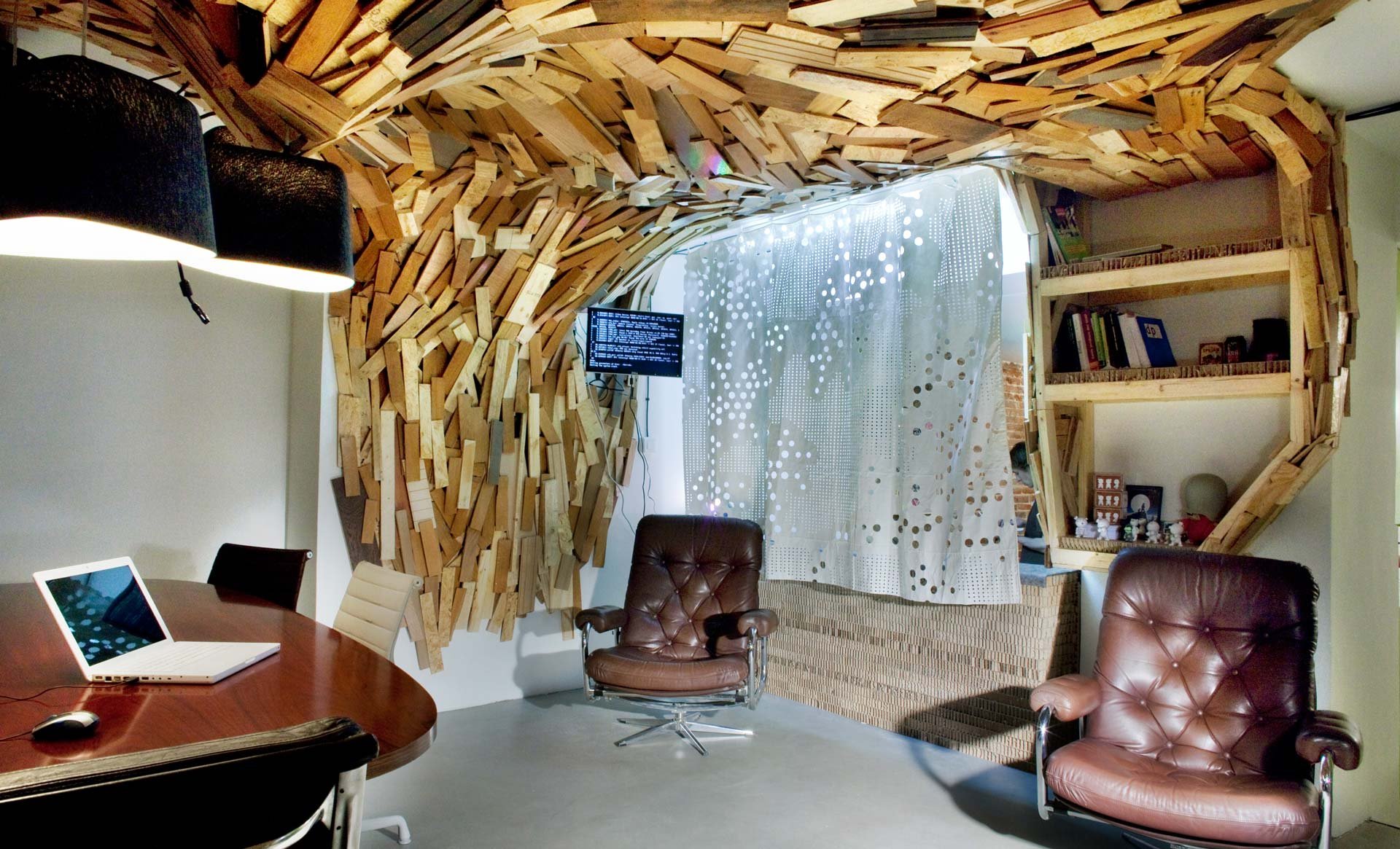 Odd Interiors (17 pics)