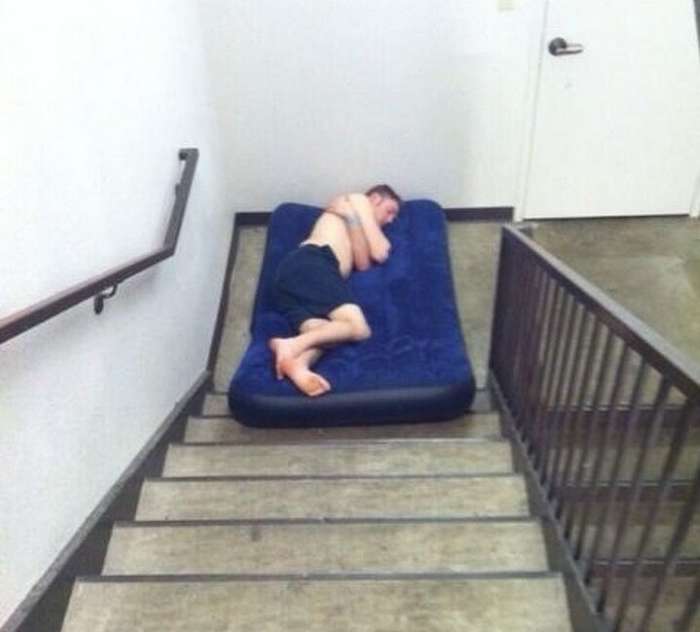What Is Going On Here? (23 pics)