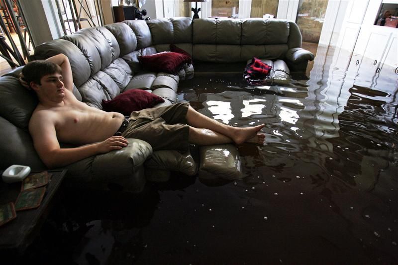 What Is Going On Here? (23 pics)