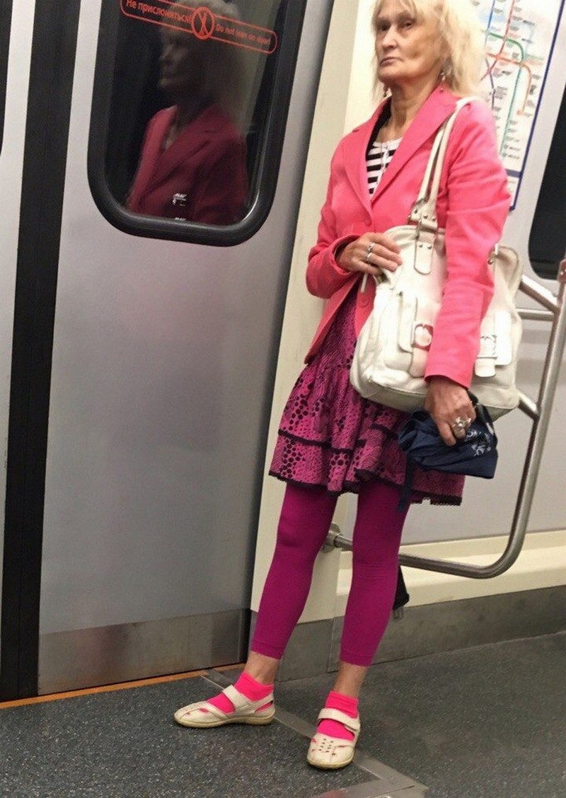 Strange People In The Subway (25 pics)