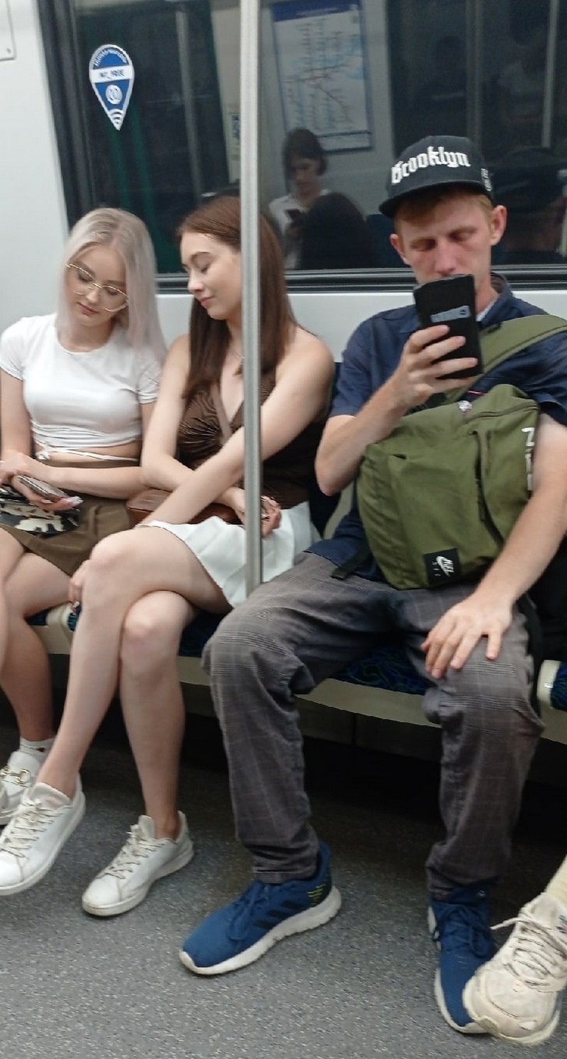 Strange People In The Subway (25 pics)