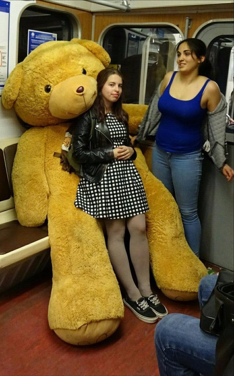 Strange People In The Subway (25 pics)