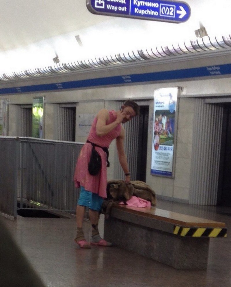 Strange People In The Subway (25 pics)