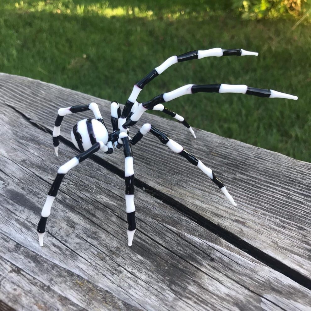 Unusual Creativity: Glass Spiders (16 pics)