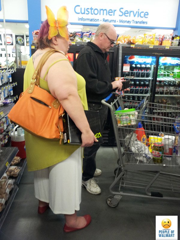 Weird People In Stores (15 pics)