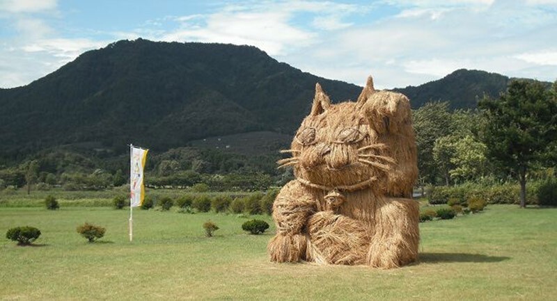 Unusual Sculptures From Japan (15 pics)