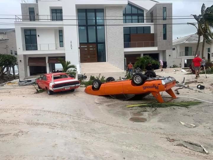 Aftermath Of The Hurricane (17 pics)