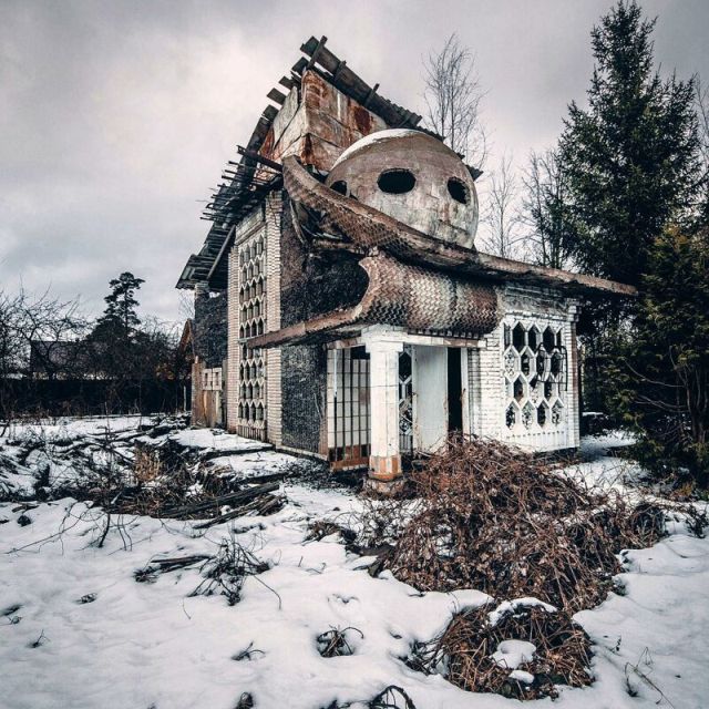 Beautiful Abandoned Places (19 pics)