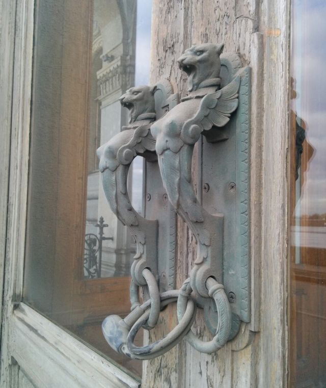 Unusual Door Handles (14 pics)
